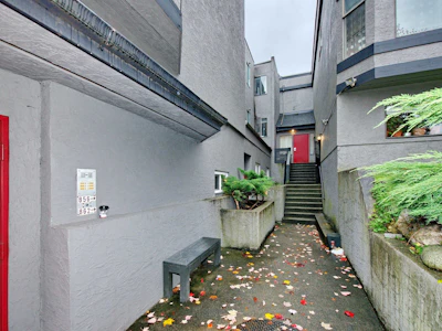 2-862 E Broadway - 5