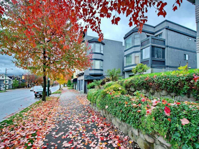 2-862 E Broadway - 4