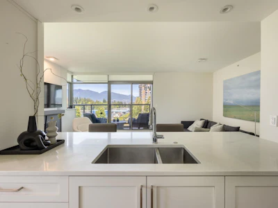 603-1680 Bayshore Drive - 4