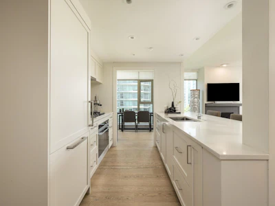 603-1680 Bayshore Drive - 3