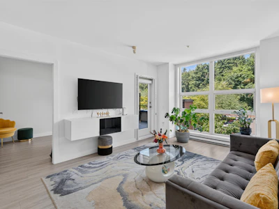 305-1177 Marine Drive - 4