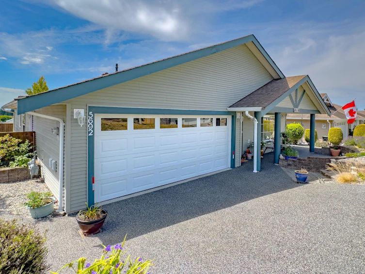 5692 Emily Way, Sechelt, BC, V7Z 0N5 - 35