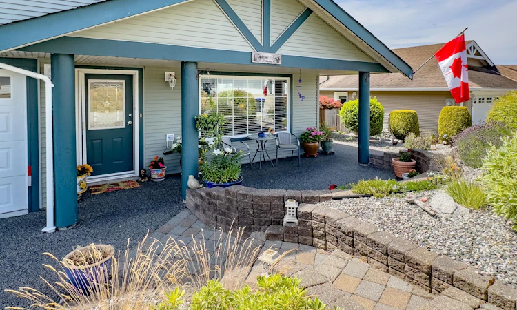 5692 Emily Way