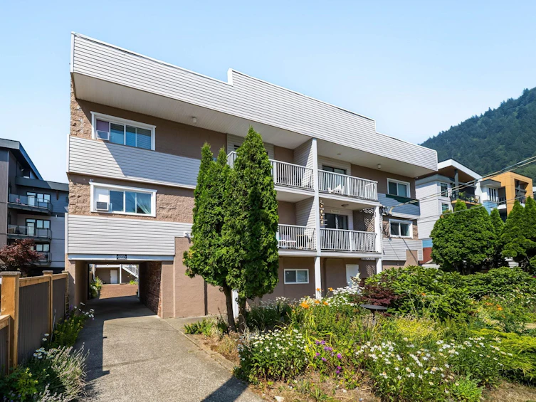 20-450 Esplanade Avenue, Harrison Hot Springs, BC, V0M 1K0 - 2