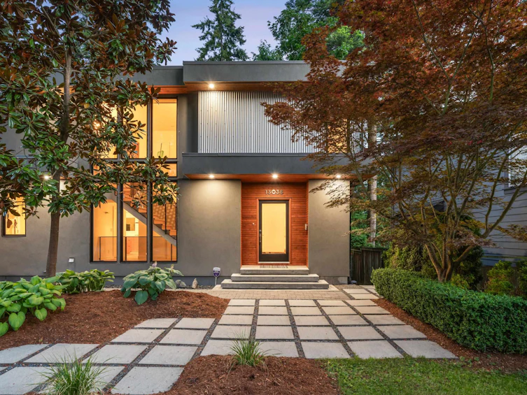 13038 14a Avenue, Surrey, BC, V4A 1J1 - 2