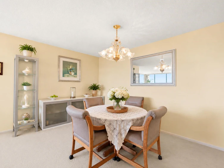 804-8831 Lansdowne Road, Richmond, BC, V6X 3T5 - 5