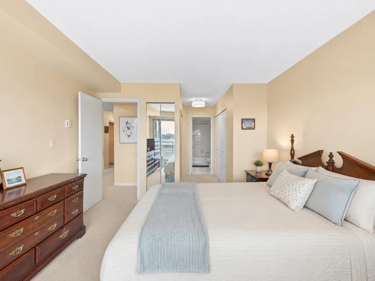 804-8831 Lansdowne Road, Richmond, BC, V6X 3T5 - 10