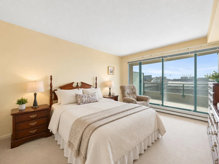 804-8831 Lansdowne Road, Richmond, BC, V6X 3T5 - 8