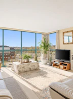 804 8831 Lansdowne Road