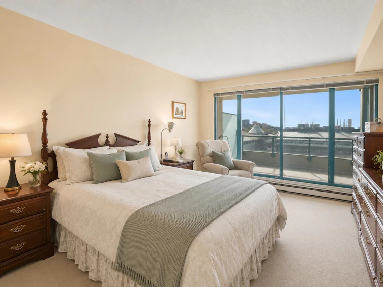 804-8831 Lansdowne Road, Richmond, BC, V6X 3T5 - 9