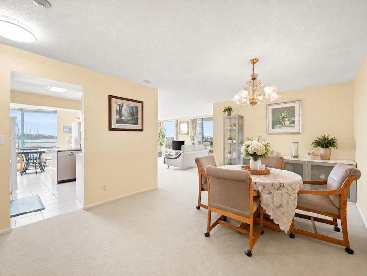 804-8831 Lansdowne Road, Richmond, BC, V6X 3T5 - 4