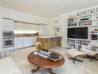 1906-838 W Hastings Street - 2