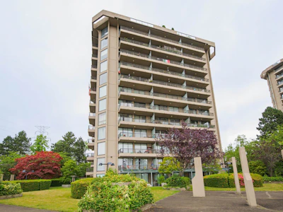 604-3740 Albert Street - 2