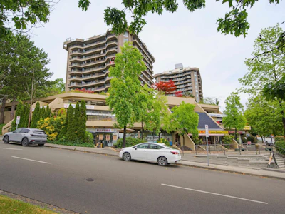 604-3740 Albert Street - 3