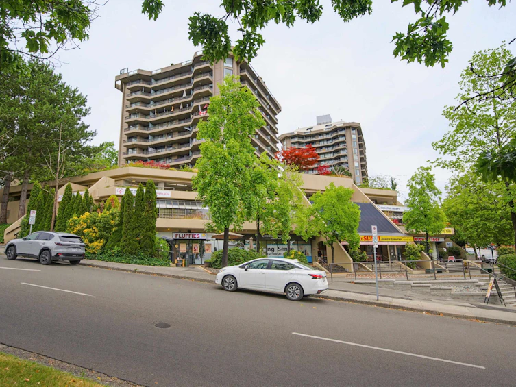 604-3740 Albert Street, Burnaby, BC, V5C 5Y7 - 3