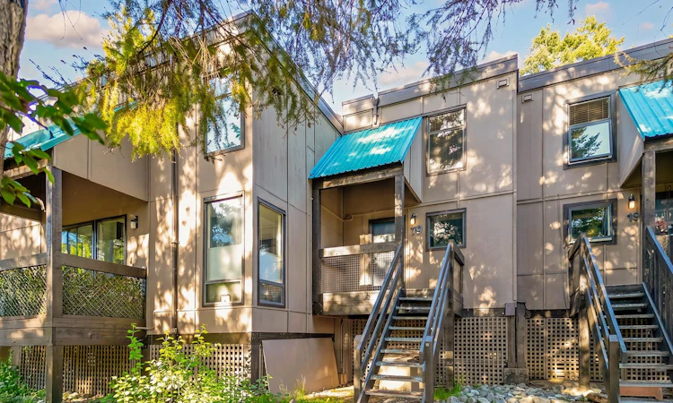 79-2400 Cavendish Way