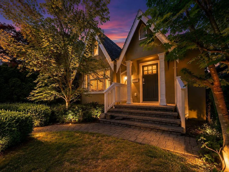 4549 W 12th Avenue, Vancouver, BC, V6R 2R4 - 2