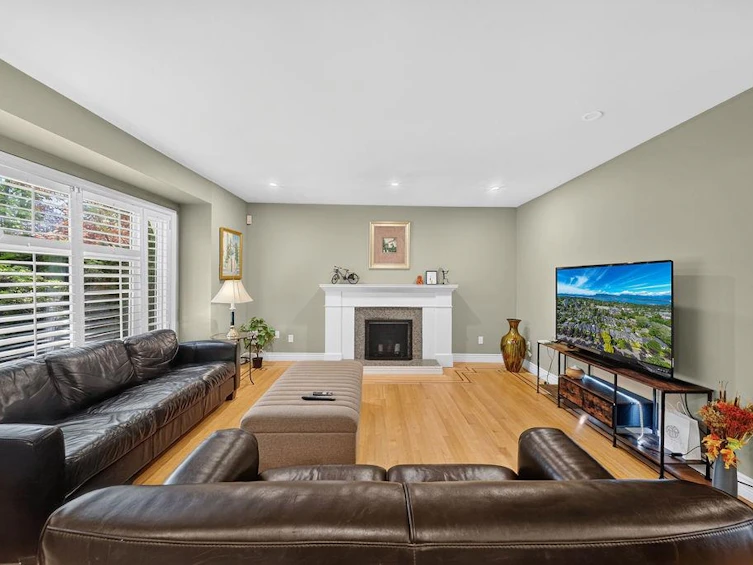 4549 W 12th Avenue, Vancouver, BC, V6R 2R4 - 4
