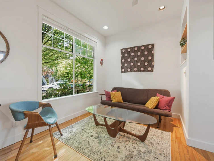 1239 E 22nd Avenue, Vancouver, BC, V5V 1W7 - 2