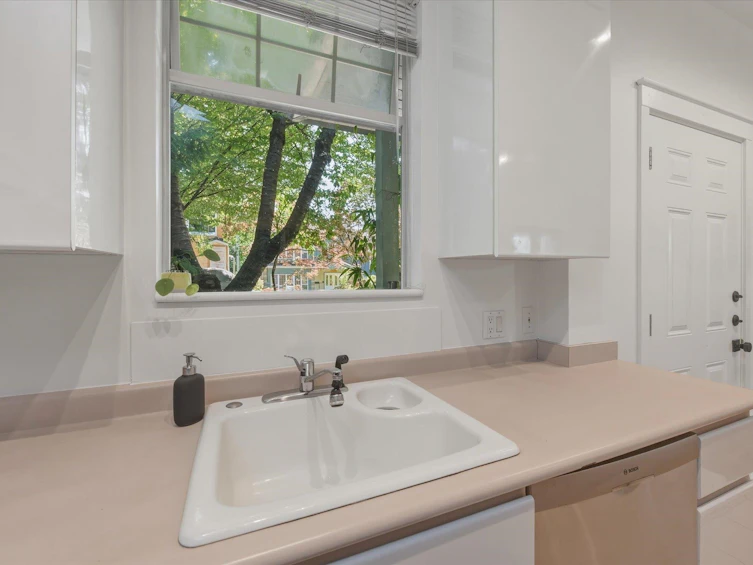 1239 E 22nd Avenue, Vancouver, BC, V5V 1W7 - 10