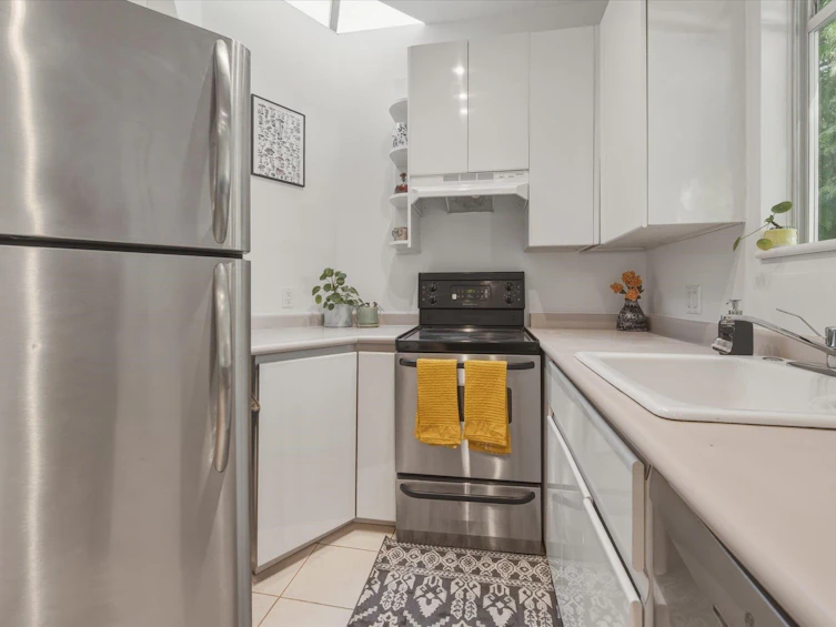1239 E 22nd Avenue, Vancouver, BC, V5V 1W7 - 9