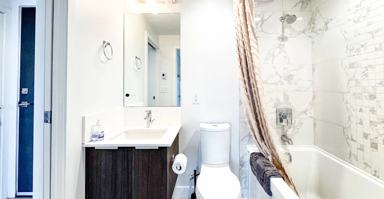 1283 Howe Street, Vancouver, BC, V6Z 0E3 - 5
