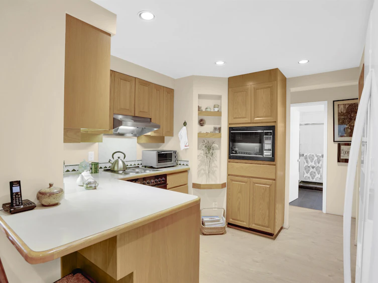 104-1424 Walnut Street, Vancouver, BC, V6J 3R3 - 12
