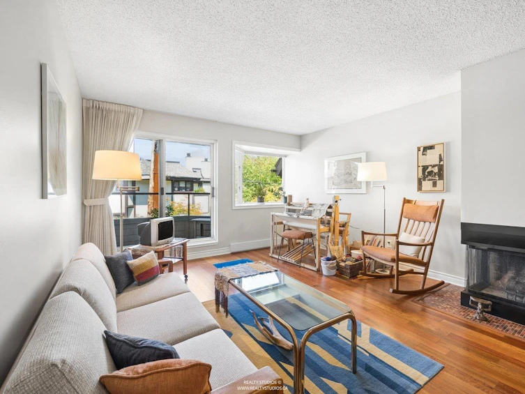 2419 W 1st Avenue, Vancouver, BC, V6K 1G5 - 12
