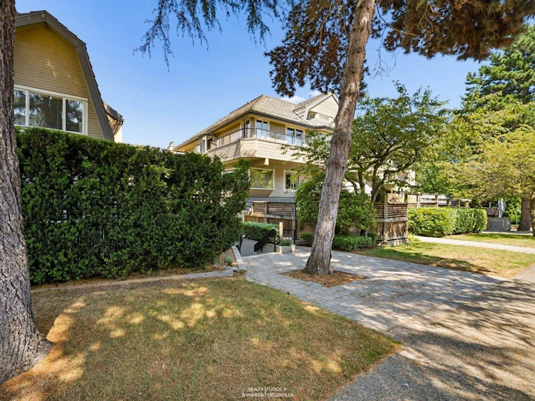 2419 W 1st Avenue, Vancouver, BC, V6K 1G5 - 22