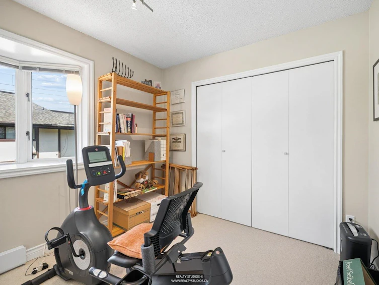 2419 W 1st Avenue, Vancouver, BC, V6K 1G5 - 16