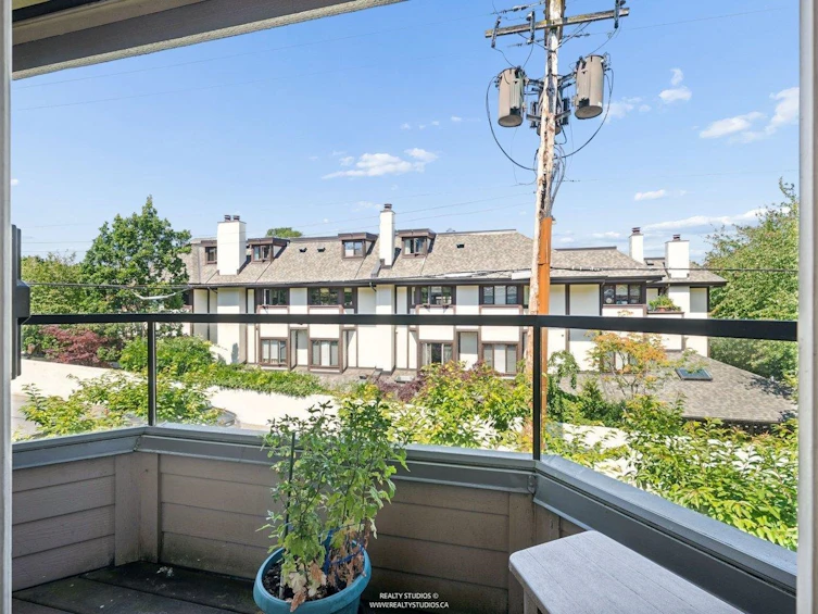 2419 W 1st Avenue, Vancouver, BC, V6K 1G5 - 19