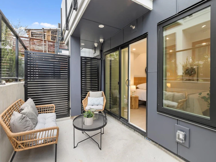 102-2135 E Pender Street, Vancouver, BC, V5L 1X3 - 16