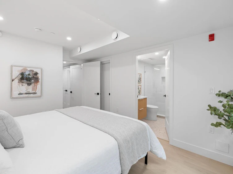 102-2135 E Pender Street, Vancouver, BC, V5L 1X3 - 10