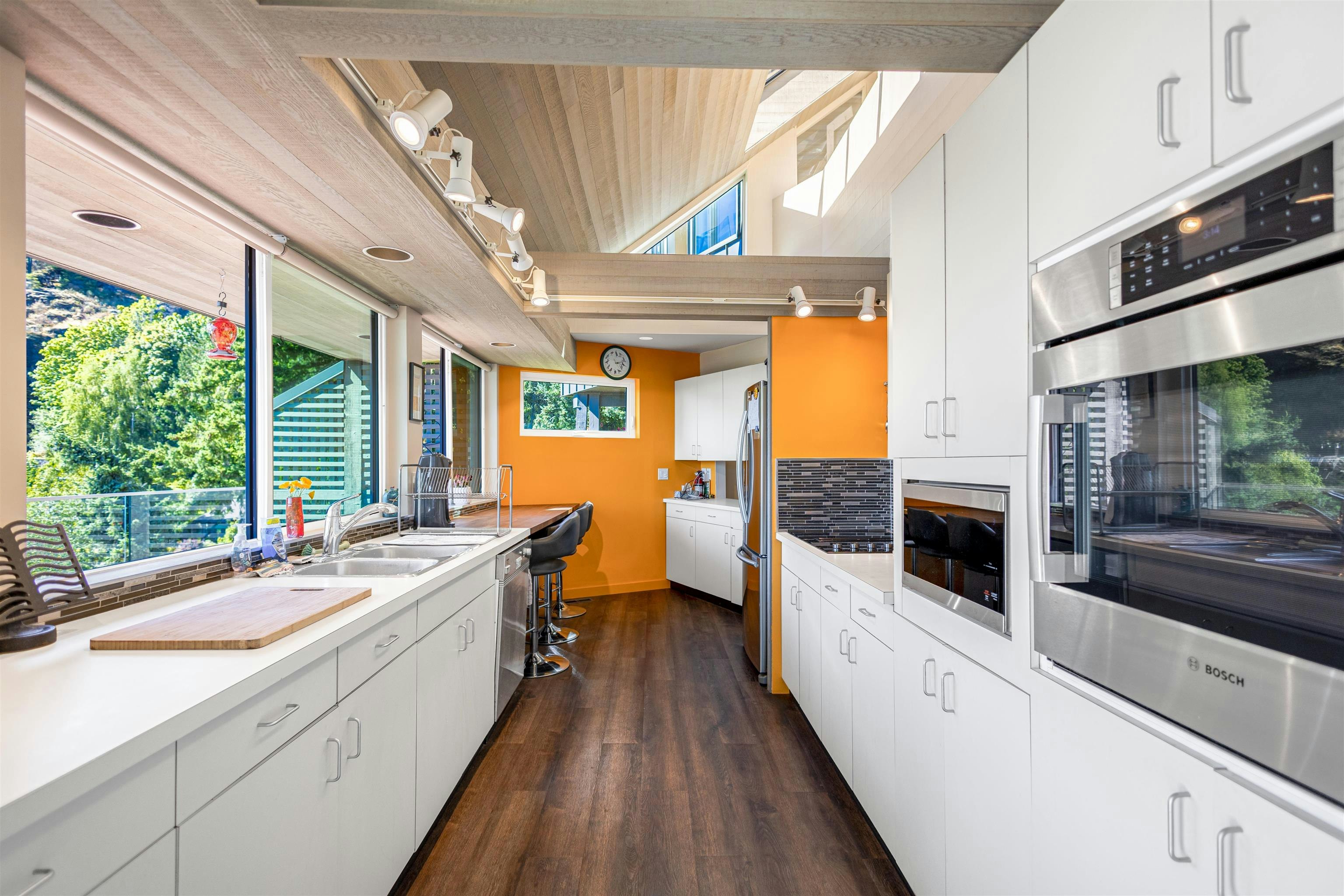 5840 Falcon Road, West Vancouver, BC, V7W 1S3 - 13