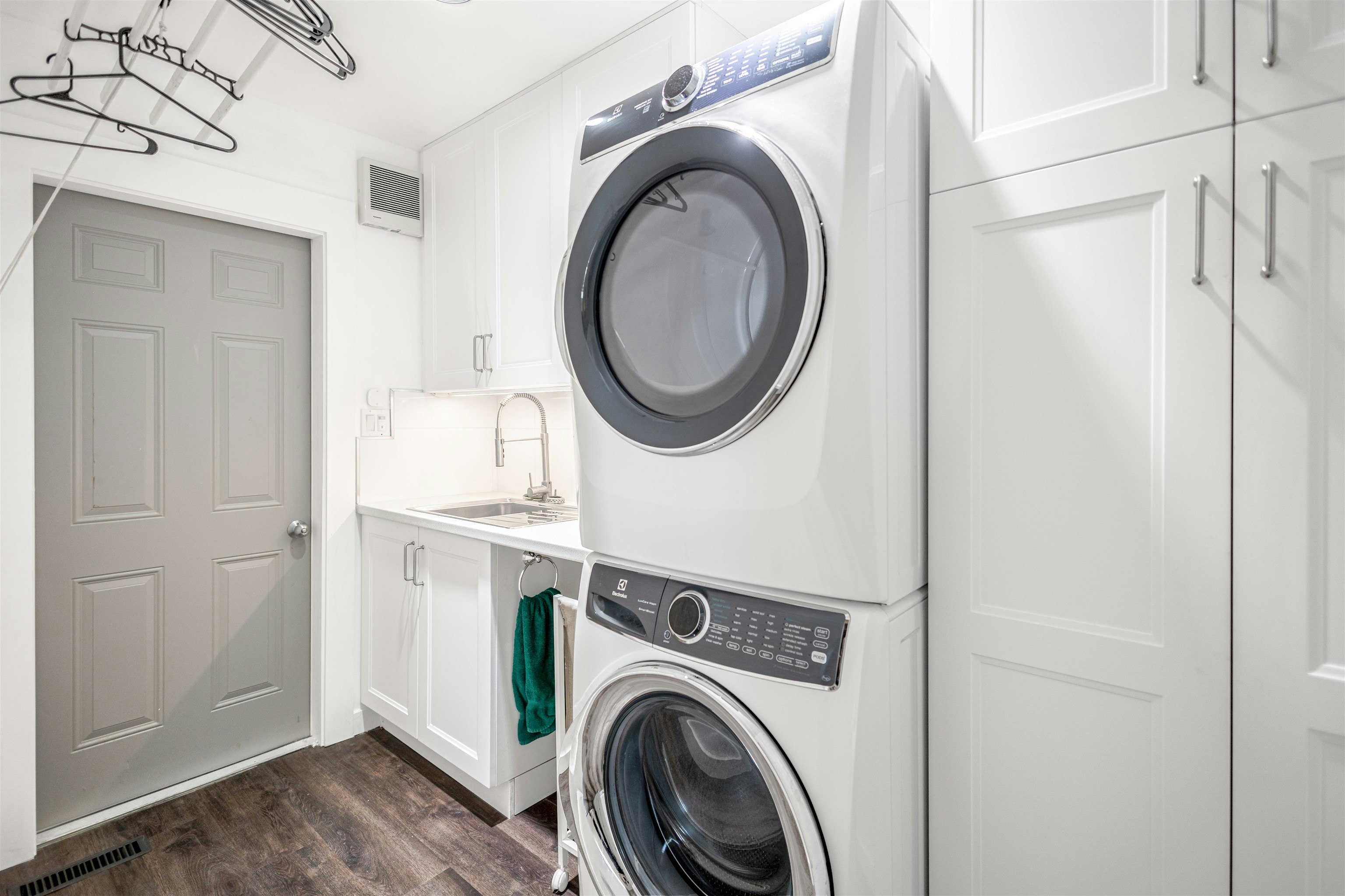 5840 Falcon Road, West Vancouver, BC, V7W 1S3 - 11