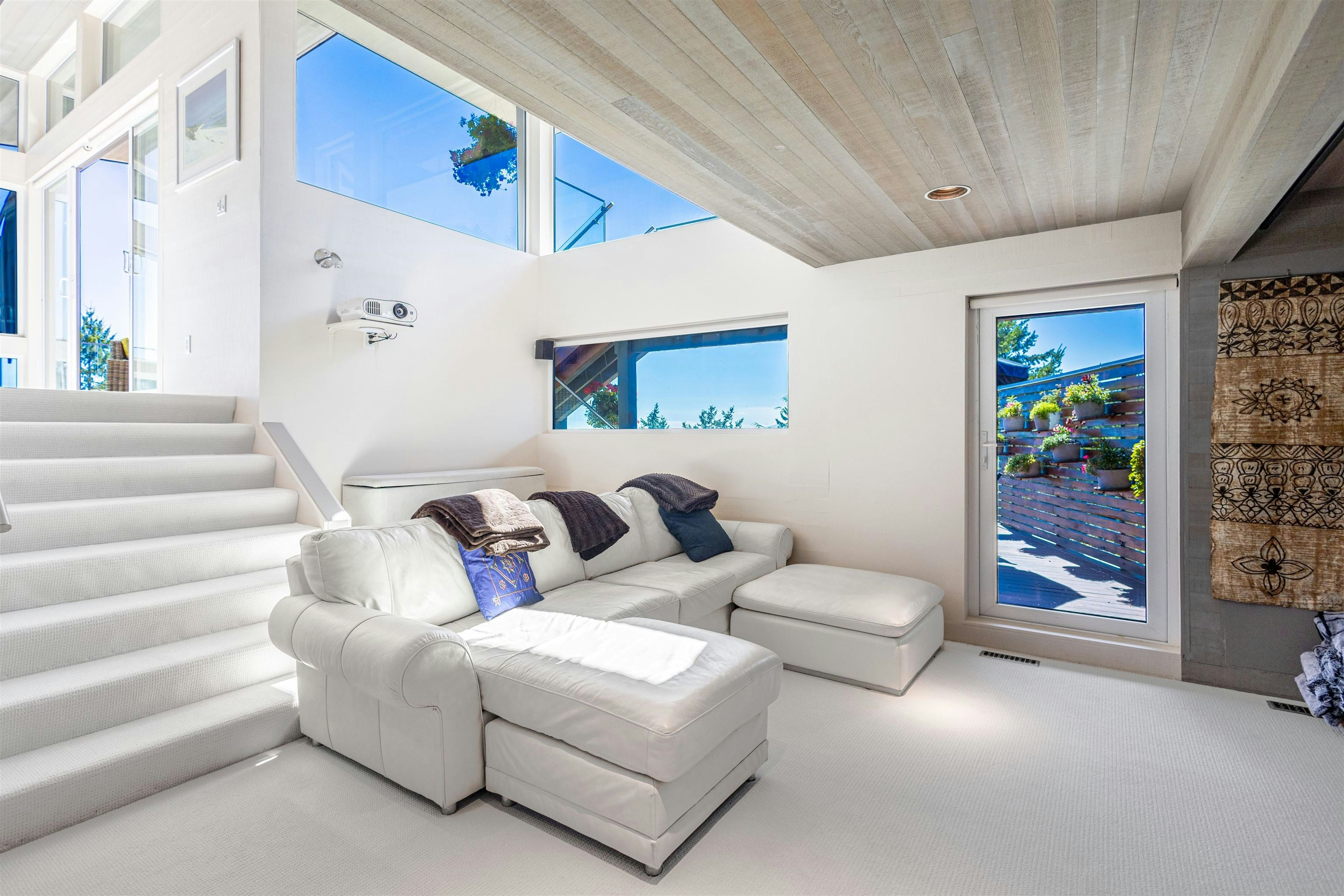 5840 Falcon Road, West Vancouver, BC, V7W 1S3 - 16