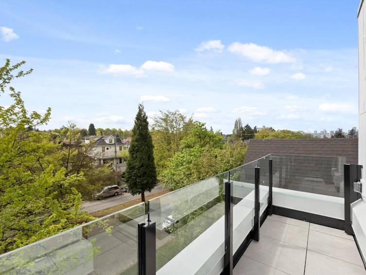 202-2135 E Pender Street, Vancouver, BC, V5L 1X3 - 25