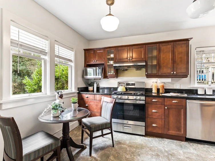 6713 Arbutus Street, Vancouver, BC, V6P 5S6 - 8