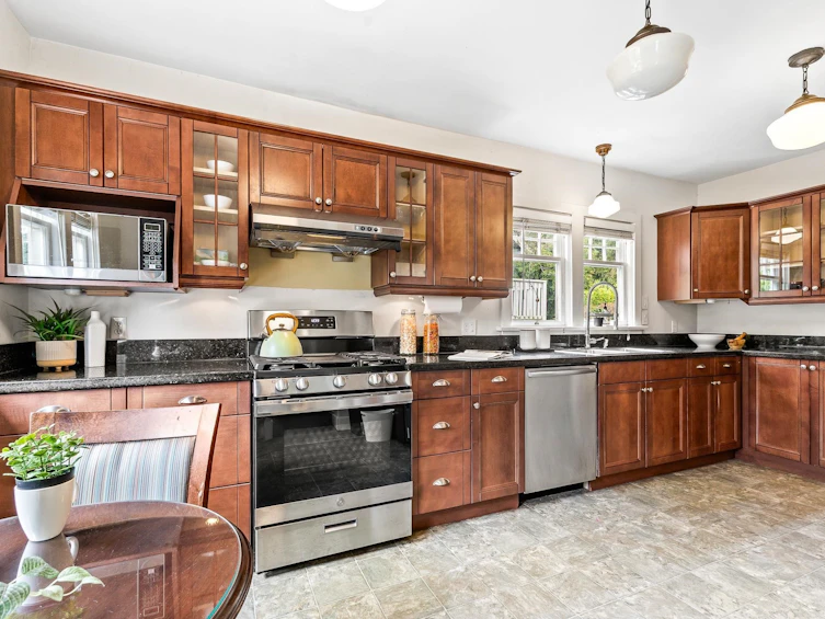 6713 Arbutus Street, Vancouver, BC, V6P 5S6 - 7