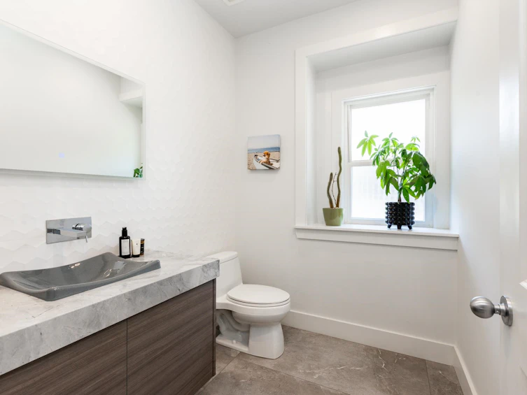 16455 92a Avenue, Surrey, BC, V4N 5N1 - 17