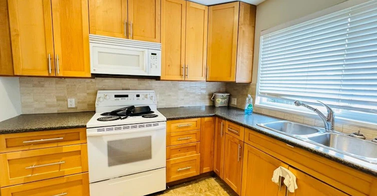 8400 Fairhurst Road, Richmond, BC, V7C 1Y7 - 2