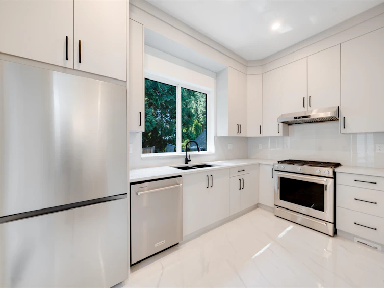 13030 15 Avenue, Surrey, BC, V4A 1K7 - 11