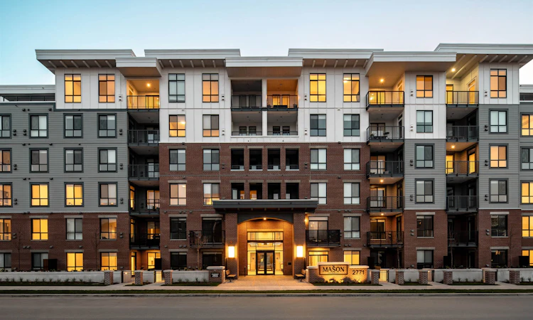 112-2771 Montrose Avenue