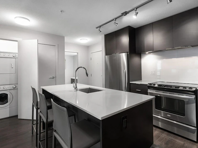 301-1673 Lloyd Avenue, North Vancouver, BC, V7P 0A9 - 9