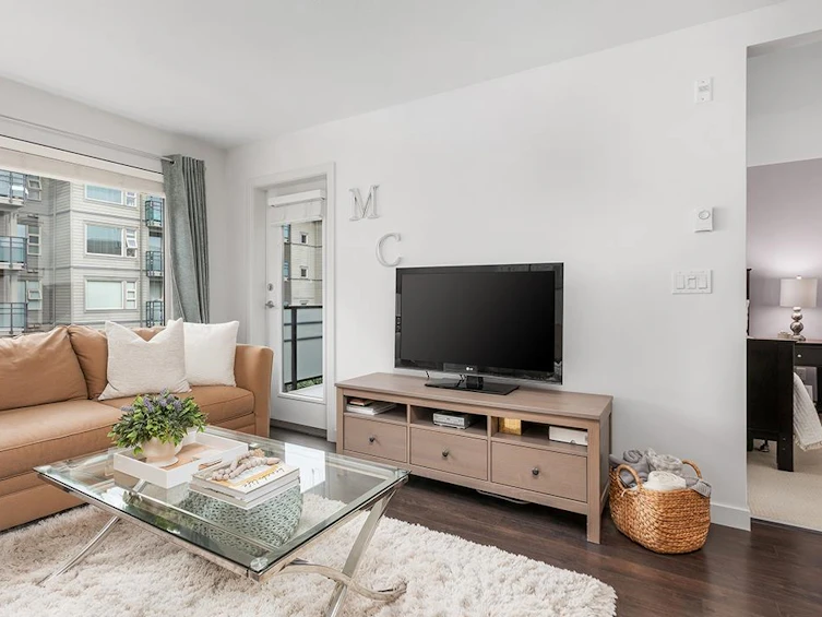 301-1673 Lloyd Avenue, North Vancouver, BC, V7P 0A9 - 4
