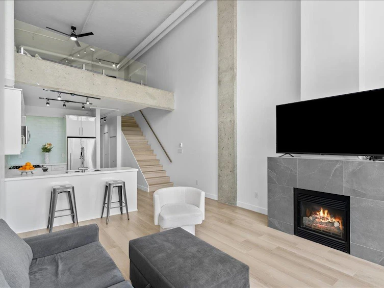 309-27 Alexander Street, Vancouver, BC, V6A 1B2 - 3