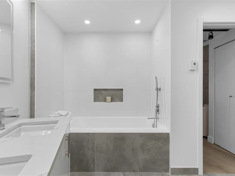 309-27 Alexander Street, Vancouver, BC, V6A 1B2 - 31