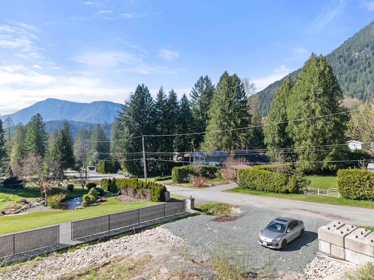 66662 Summer Road, Hope, BC, V0X 1L1 - 2