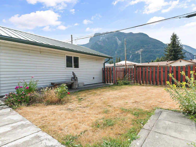 578 Thacker Avenue, Hope, BC, V0X 1L0 - 25