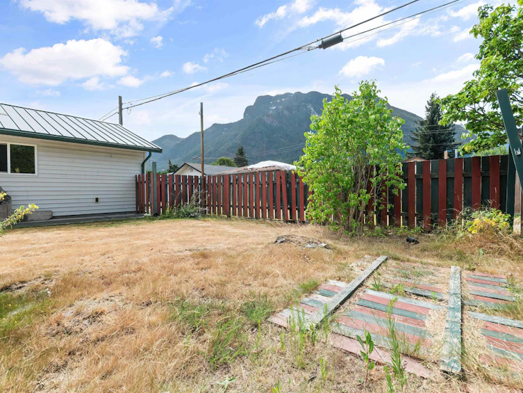 578 Thacker Avenue, Hope, BC, V0X 1L0 - 32